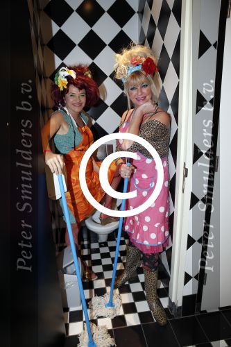 Uitgeest 14 januari 2013
Nieuwjaarsreceptie Henk Geels in Bobs saloon. Manuela Kemp en Mylene de la Haye als plee juffrouwen
Peter Smulders bv