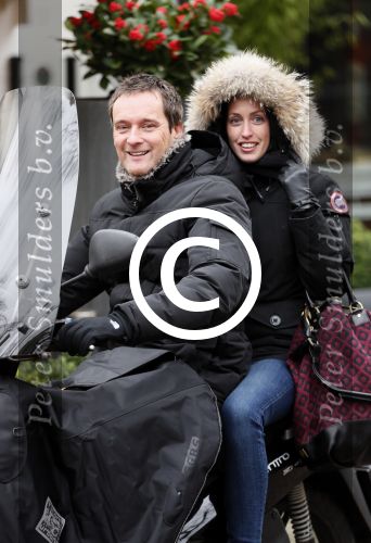 Amsterdam 20 december 2012
Marco Achmad met zijn vriendin Manou op de scooter.
Peter Smulders bv