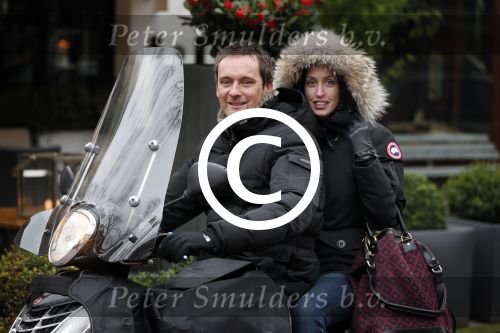 Amsterdam 20 december 2012
Marco Achmad met zijn vriendin Manou op de scooter.
Peter Smulders bv