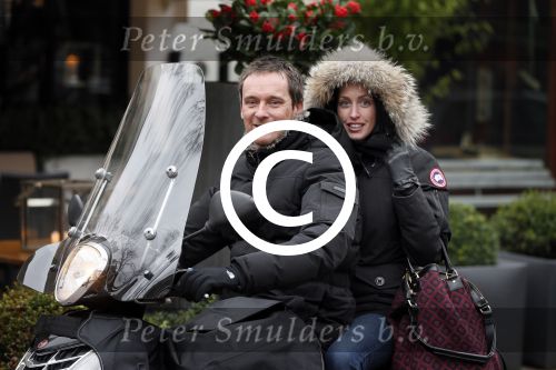 Amsterdam 20 december 2012
Marco Achmad met zijn vriendin Manou op de scooter.
Peter Smulders bv