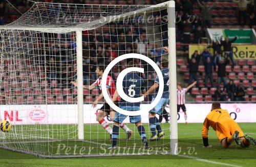 Eindhoven, 30 Januari 2013
1/4 Finale KNVB Beker PSV-Feyenoord, Seizoen 2012-2013, eindstand 2-1
Mark v Bommel scoort 2-1
Foto Peter Smulders BV