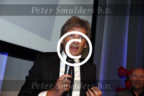 Amsterdam 17 januari 2013
Matthijs v Nieuwkek wordt uitgeroepen voor omroepman van het jaar en krijgt de prijs overhandigd uit handen van John de Mol.
Peter Smulders bv