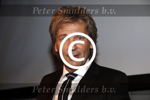 Amsterdam 17 januari 2013
Matthijs v Nieuwkek wordt uitgeroepen voor omroepman van het jaar en krijgt de prijs overhandigd uit handen van John de Mol.
Peter Smulders bv