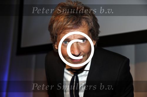 Amsterdam 17 januari 2013
Matthijs v Nieuwkek wordt uitgeroepen voor omroepman van het jaar en krijgt de prijs overhandigd uit handen van John de Mol.
Peter Smulders bv