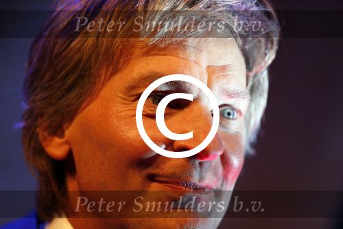 Amsterdam 17 januari 2013
Matthijs v Nieuwkek wordt uitgeroepen voor omroepman van het jaar en krijgt de prijs overhandigd uit handen van John de Mol.
Peter Smulders bv