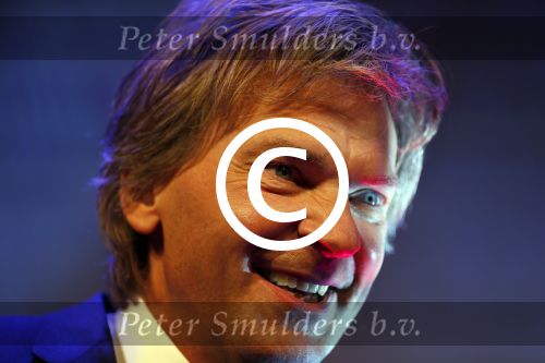 Amsterdam 17 januari 2013
Matthijs v Nieuwkek wordt uitgeroepen voor omroepman van het jaar en krijgt de prijs overhandigd uit handen van John de Mol.
Peter Smulders bv