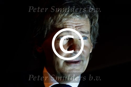 Amsterdam 17 januari 2013
Matthijs v Nieuwkek wordt uitgeroepen voor omroepman van het jaar en krijgt de prijs overhandigd uit handen van John de Mol.
Peter Smulders bv