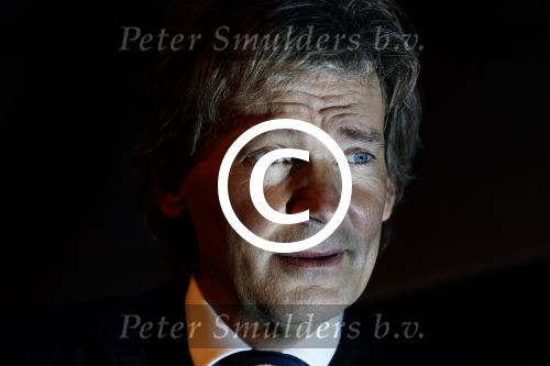 Amsterdam 17 januari 2013
Matthijs v Nieuwkek wordt uitgeroepen voor omroepman van het jaar en krijgt de prijs overhandigd uit handen van John de Mol.
Peter Smulders bv