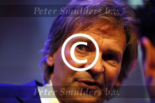 Amsterdam 17 januari 2013
Matthijs v Nieuwkek wordt uitgeroepen voor omroepman van het jaar en krijgt de prijs overhandigd uit handen van John de Mol.
Peter Smulders bv