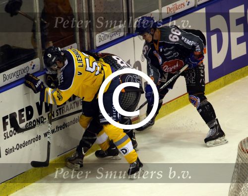 Tilburg, 13 Januari 2013
Finale Ijshockey tussen Kemphanen-Tilburg Trappers, eindstand 3-5
Mike Verschuren (No. 66)
Foto Peter Smulders BV