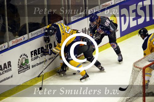 Tilburg, 13 Januari 2013
Finale Ijshockey tussen Kemphanen-Tilburg Trappers, eindstand 3-5
Mike Verschuren (No. 66)
Foto Peter Smulders BV