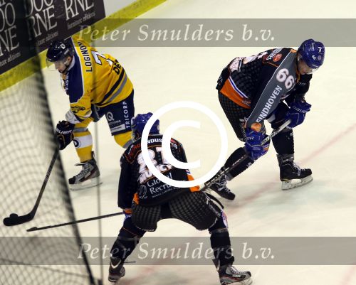 Tilburg, 13 Januari 2013
Finale Ijshockey tussen Kemphanen-Tilburg Trappers, eindstand 3-5
Mike Verschuren (No. 66)
Foto Peter Smulders BV
