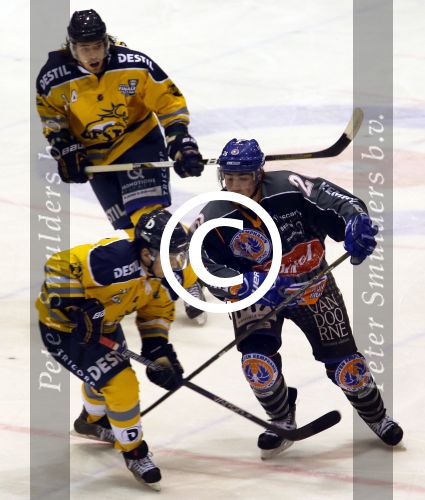 Tilburg, 13 Januari 2013
Finale Ijshockey tussen Kemphanen-Tilburg Trappers, eindstand 3-5
Nick Verschuren (No. 26)
Foto Peter Smulders BV