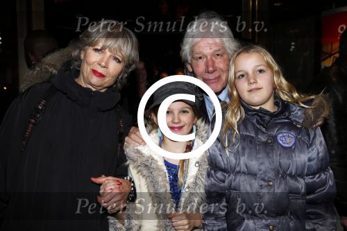 Amsterdam 21 december 2012
Premiere kerstcircus in carre. paul v Vliet met vrouw en kleindochters
Peter Smulders bv