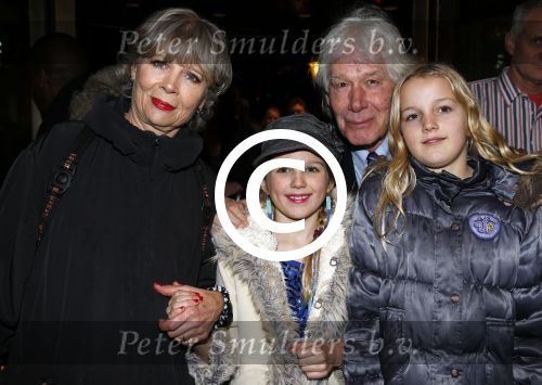 Amsterdam 21 december 2012
Premiere kerstcircus in carre. paul v Vliet met vrouw en kleindochters
Peter Smulders bv