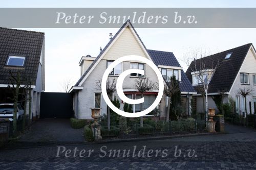 Uitgeest 3 januari 2013
Huis van rafael v d Vaart en Sylvie Meis.
Peter Smulders bv