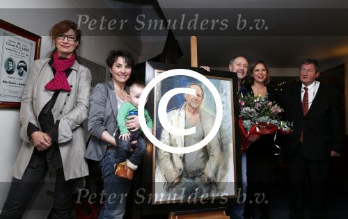 Amsterdam 27 december 2012
Rob Henriette en Julius de Nijs bij presentatie schilderij van Rob in Carre.
Peter Smulders bv
