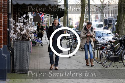 Amsterdam 10 januari 2013
Roland Kahn met vriendin op cornelis schuytstraat.
Peter Smulders bv