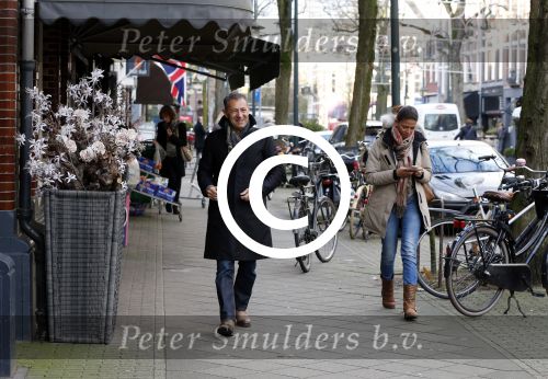 Amsterdam 10 januari 2013
Roland Kahn met vriendin op cornelis schuytstraat.
Peter Smulders bv