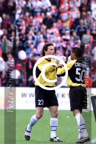 Eindhoven 6 mei 2001
PSV-Heerenveen 3-0
PSV Landskampioen 2000/2001
Ronald waterreus en Gino Coutinho
Peter Smulders bv