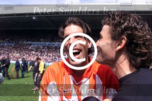 Eindhoven 6 mei 2001
PSV-Heerenveen 3-0
PSV Landskampioen 2000/2001
Ruud v Nistelrooy  en Ronald Waterreus
Peter Smulders bv