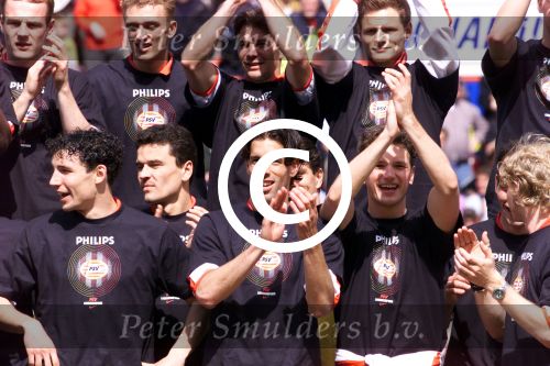 Eindhoven 6 mei 2001
PSV-Heerenveen 3-0
PSV Landskampioen 2000/2001
Ruud v Nistelrooy

Peter Smulders bv
