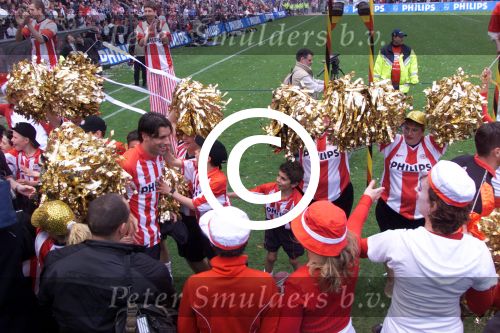 Eindhoven 6 mei 2001
PSV-Heerenveen 3-0
PSV Landskampioen 2000/2001
Ruud v Nistelrooy 
Peter Smulders bv