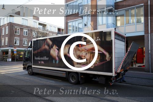 Amsterdam 10 januari 2013
Sylvie v d Vaart op vrachtwagen van Hunkemoller.
Peter Smulders bv