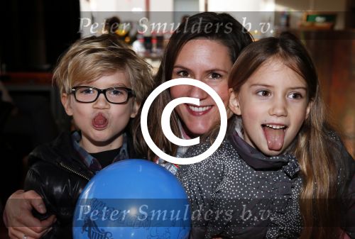 Rotterdam 3 januari 2012
Premiere Piet Piraat in Rotterdam. Tamara Seur met haar kinderen
Peter Smulders bv