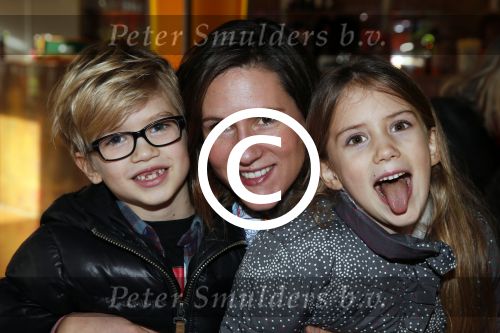 Rotterdam 3 januari 2012
Premiere Piet Piraat in Rotterdam. Tamara Seur met haar kinderen
Peter Smulders bv