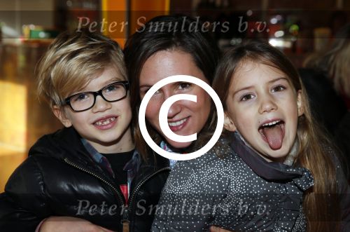 Rotterdam 3 januari 2012
Premiere Piet Piraat in Rotterdam. Tamara Seur met haar kinderen
Peter Smulders bv