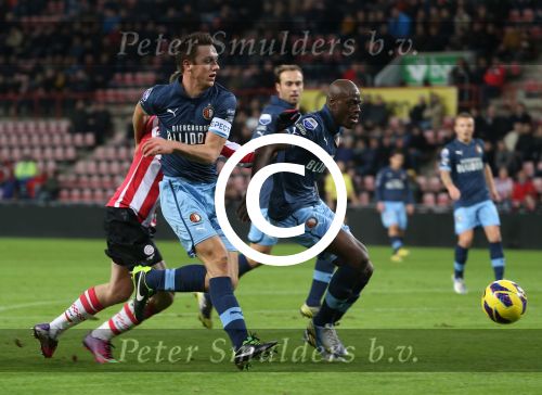 Eindhoven, 30 Januari 2013
1/4 Finale KNVB Beker PSV-Feyenoord, Seizoen 2012-2013, eindstand 2-1
Tim Matavz wordt zwaar verdedigd door Stefan de Vrij en Bruno Martins Indi
Foto Peter Smulders BV