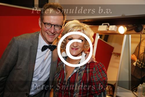 Utrecht 5 januari 2012
Premiere show Tineke Schouten in schouwburg Utrecht. Tineke met haar nieuwe producent
Peter Smulders bv
