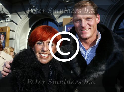 Amsterdam 13 januari 2012
Rob de Nijs 70 jaar concert in carre. Trea Dobbs
Peter Smulders bv