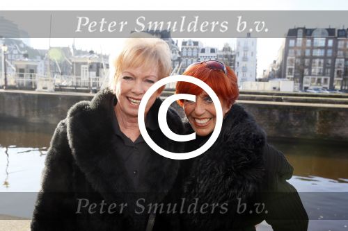 Amsterdam 13 januari 2012
Rob de Nijs 70 jaar concert in carre. Trea Dobbs met Ria Valk
Peter Smulders bv