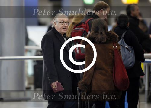 Schiphol 27 december 2012
Youp v t Hek en zijn vrouw Debbie Petter vertrekken vanaf schiphol op vakantie.
Peter Smulders bv