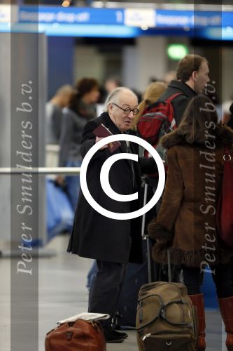 Schiphol 27 december 2012
Youp v t Hek en zijn vrouw Debbie Petter vertrekken vanaf schiphol op vakantie.
Peter Smulders bv