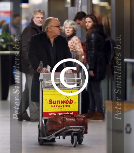 Schiphol 27 december 2012
Youp v t Hek en zijn vrouw Debbie Petter vertrekken vanaf schiphol op vakantie.
Peter Smulders bv