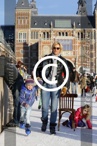Amsterdam 12 januari 2014
Schaatsbaan op het museumplein. Max Bo en Anouk Smulders