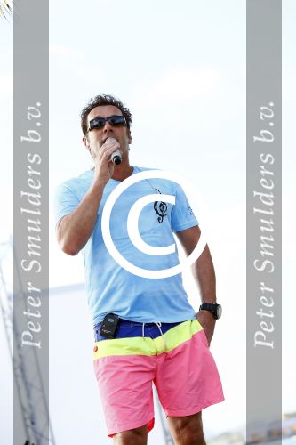 Curacao 31 december 2013
Gerard Joling bij Lions Dive op het strand.