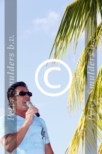 Curacao 31 december 2013
Gerard Joling bij Lions Dive op het strand.
