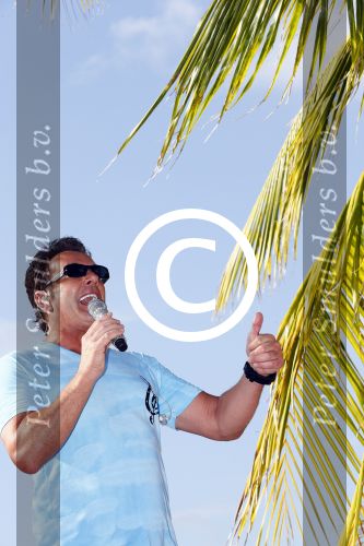 Curacao 31 december 2013
Gerard Joling bij Lions Dive op het strand.