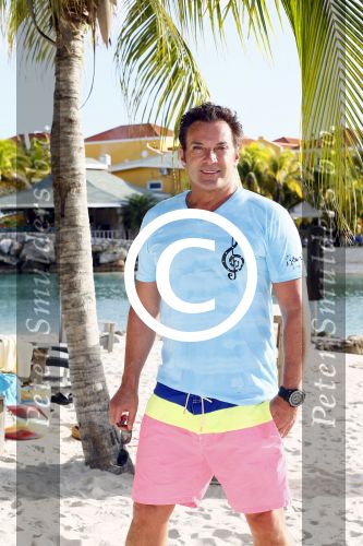 Curacao 31 december 2013
Gerard Joling bij Lions Dive op het strand.