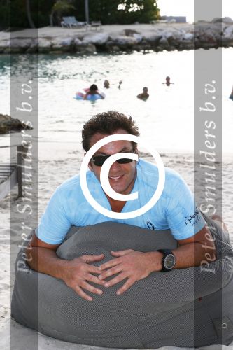 Curacao 31 december 2013
Gerard Joling bij Lions Dive op het strand.