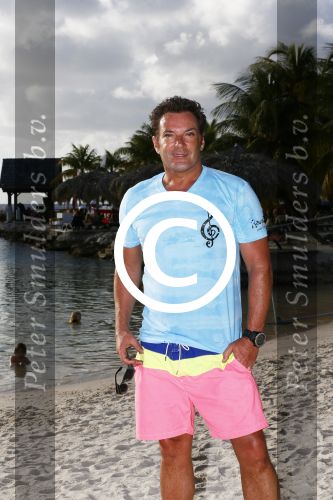 Curacao 31 december 2013
Gerard Joling bij Lions Dive op het strand.