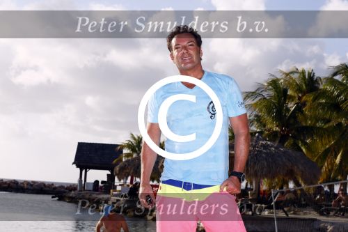 Curacao 31 december 2013
Gerard Joling bij Lions Dive op het strand.