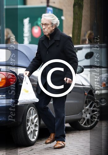 Amsterdam 8 januari 2013
Louis v Dijk doet boodschappen op cornelis schuytstraat.