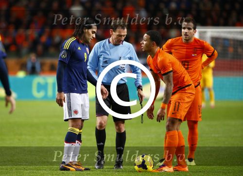 Amsterdam, 19 November 2013
Oefeninterland Nederland-Colombia, eindstand 0-0
Memphis Depay met naast hem Radamel Falcao
Foto Peter Smulders BV