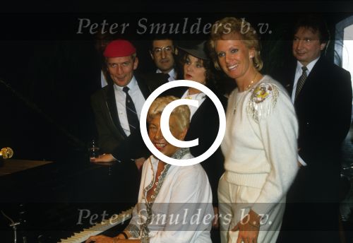 Ria Valk met Pia Beck, Willem Koopman, Harrie Slinger, Imca Marina