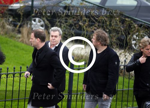 Fijnaart 10 januari 2015Begrafenis van de vader van Frans en Dorus Bauer; Chris in de kerk in Fijnaart.De moeder van Frans en Mariska en de kinderen zijn natuurlijk aanwezig. Benno de Leeuw